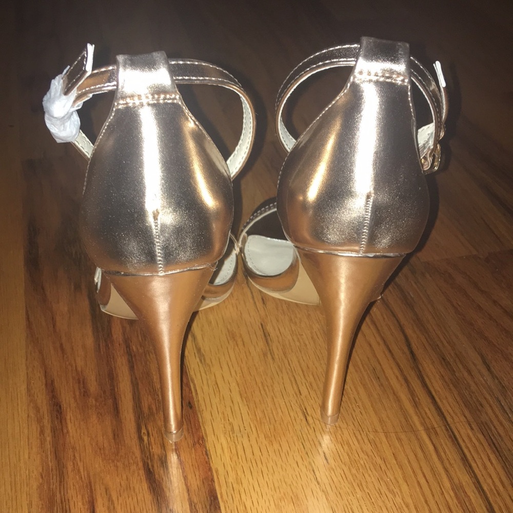 Heels - Picture 2 of 3